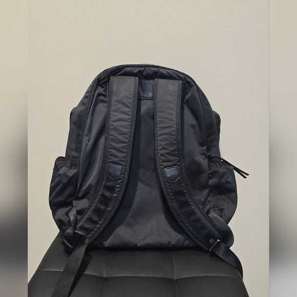 Lululemon black backpack - Picture 9 of 10